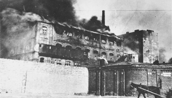 בעת דעם וואַרשעווער געטאָ־אויפֿשטאַנד