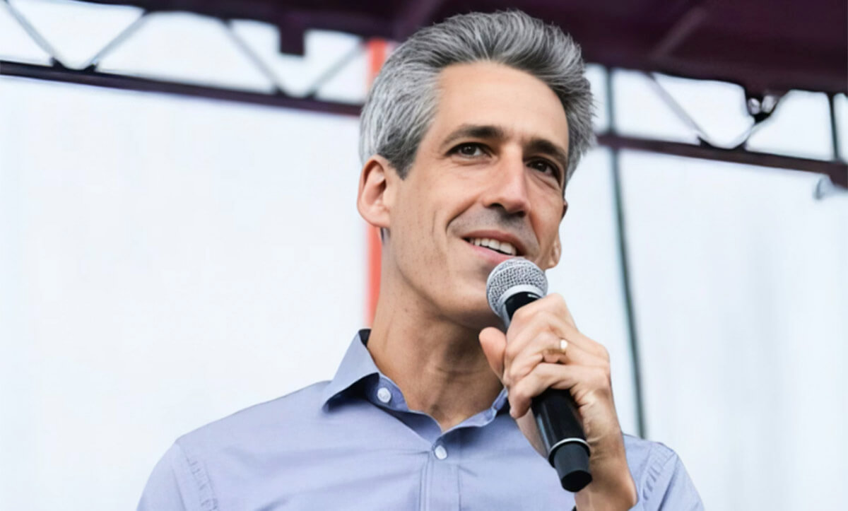 Daniel Biss, the Jewish mayor of Evanston and a congressional candidate. 