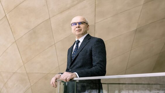 דאַריוש סטאָלאַ, אינעם „פּולין מוזיי“, אין מאַרץ 2026