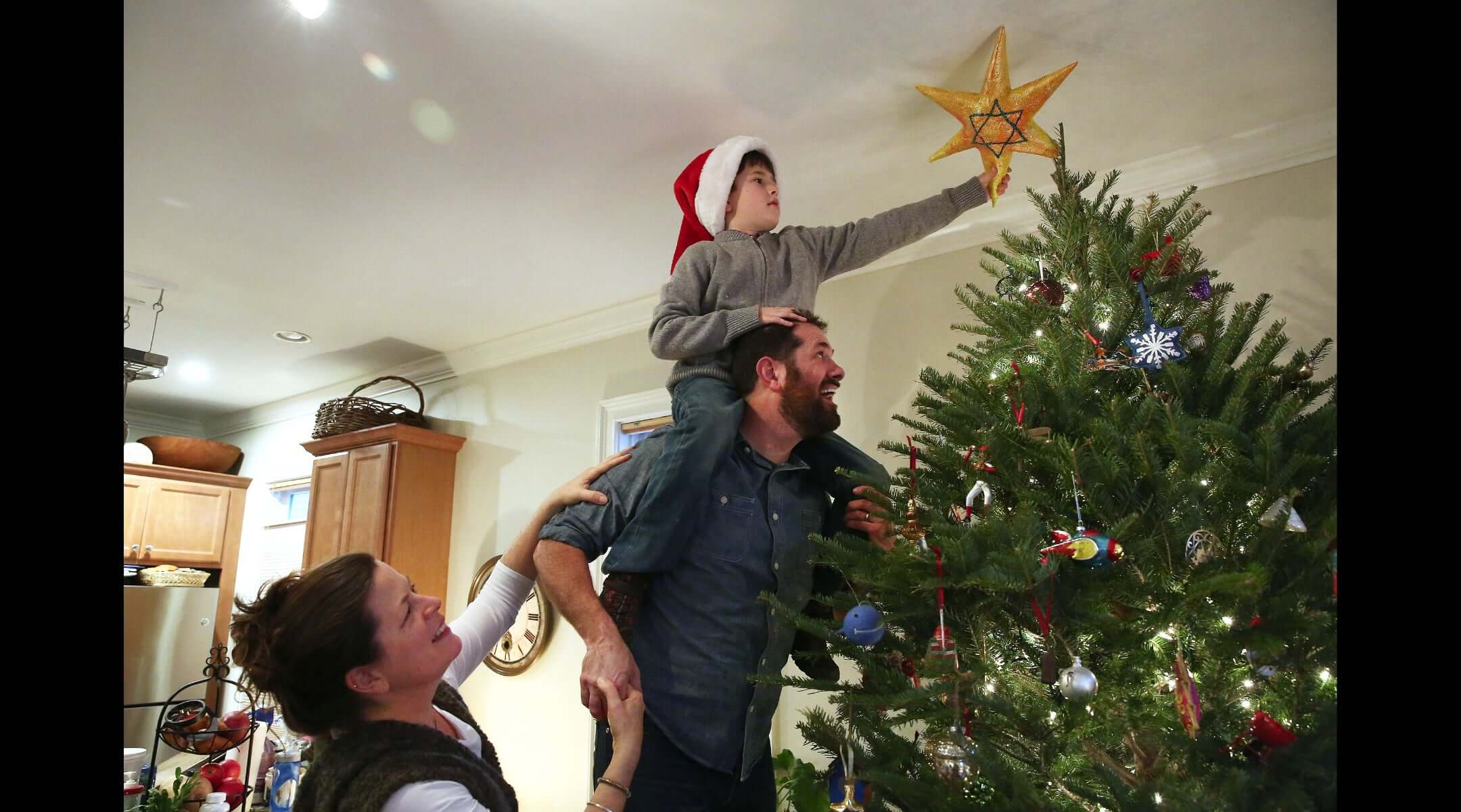 National support group for interfaith Jewish families guts staff amid funding...