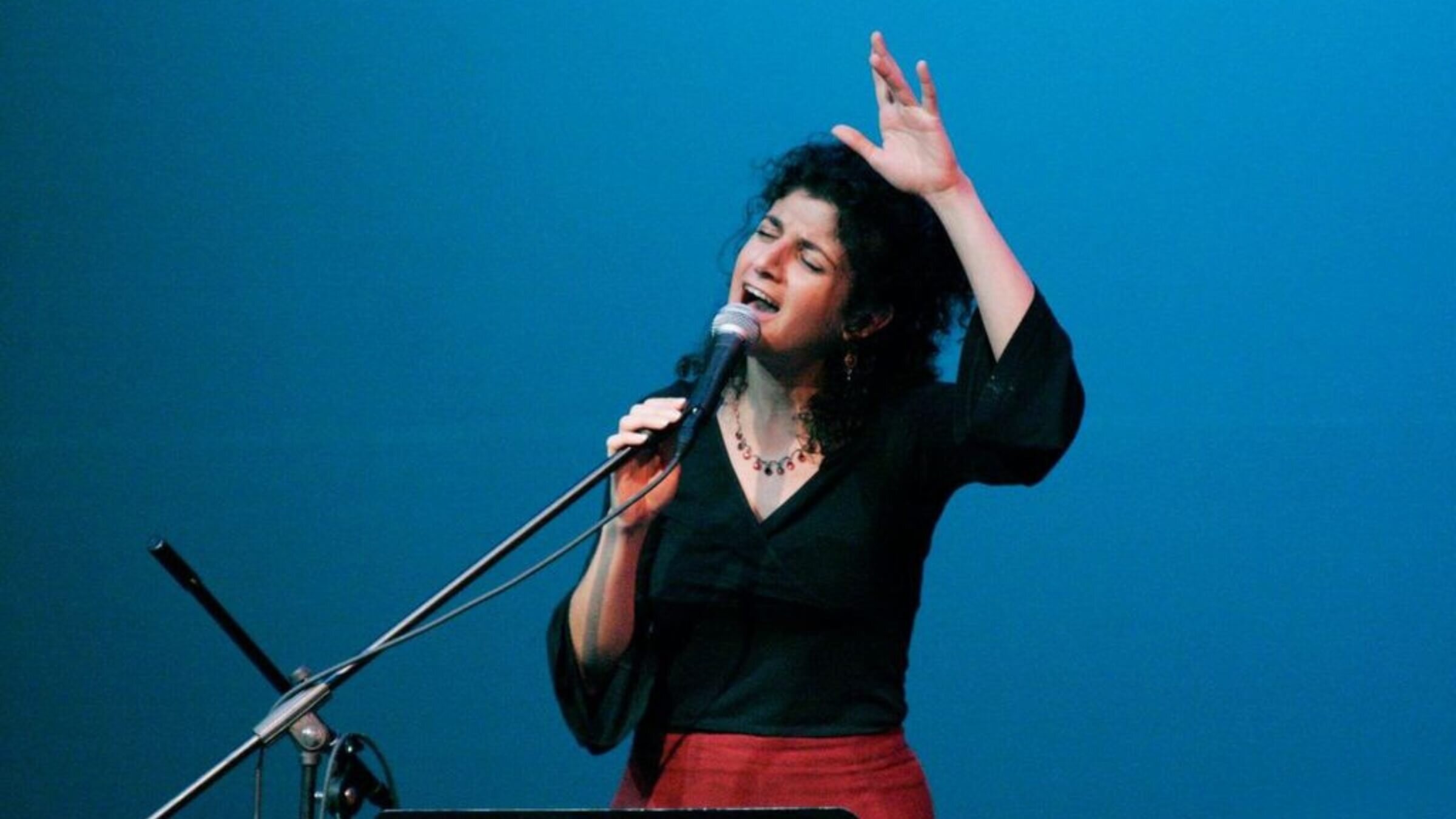 Galeet Dardashti performing traditional Persian Jewish music