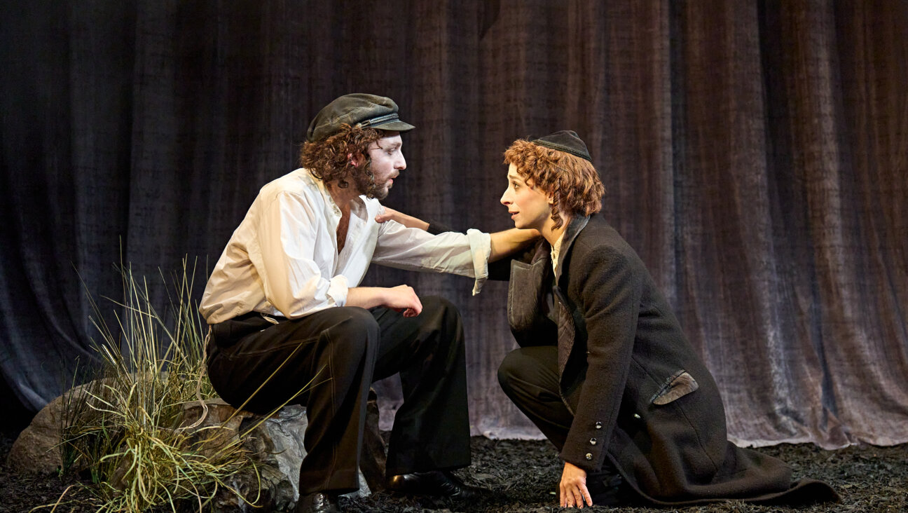 Ashley Margolis as Avigdor and Amy Hack as Yentl in the Kadimah production at London's Marylebone Theatre.