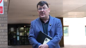 Graham Linehan speaking outside Southwark Crown Court, London, after he had his conviction for damaging the mobile phone of transgender activist Sophia Brooks overturned following an appeal hearing on May 1, 2026.