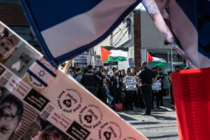 Pro-Israeli counter protesters face off with Pro-Palestinian demonstrators on Sept. 15, 2024 in Cedarhurst, New York. An Israeli real estate expo at a local synagogue brought out demonstrators on both sides of the issue.
