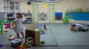 Children play in a public bomb shelter in the Nahlaot neighborhood of central Jerusalem, June 8, 2026. (Chaim Goldberg/Flash90)