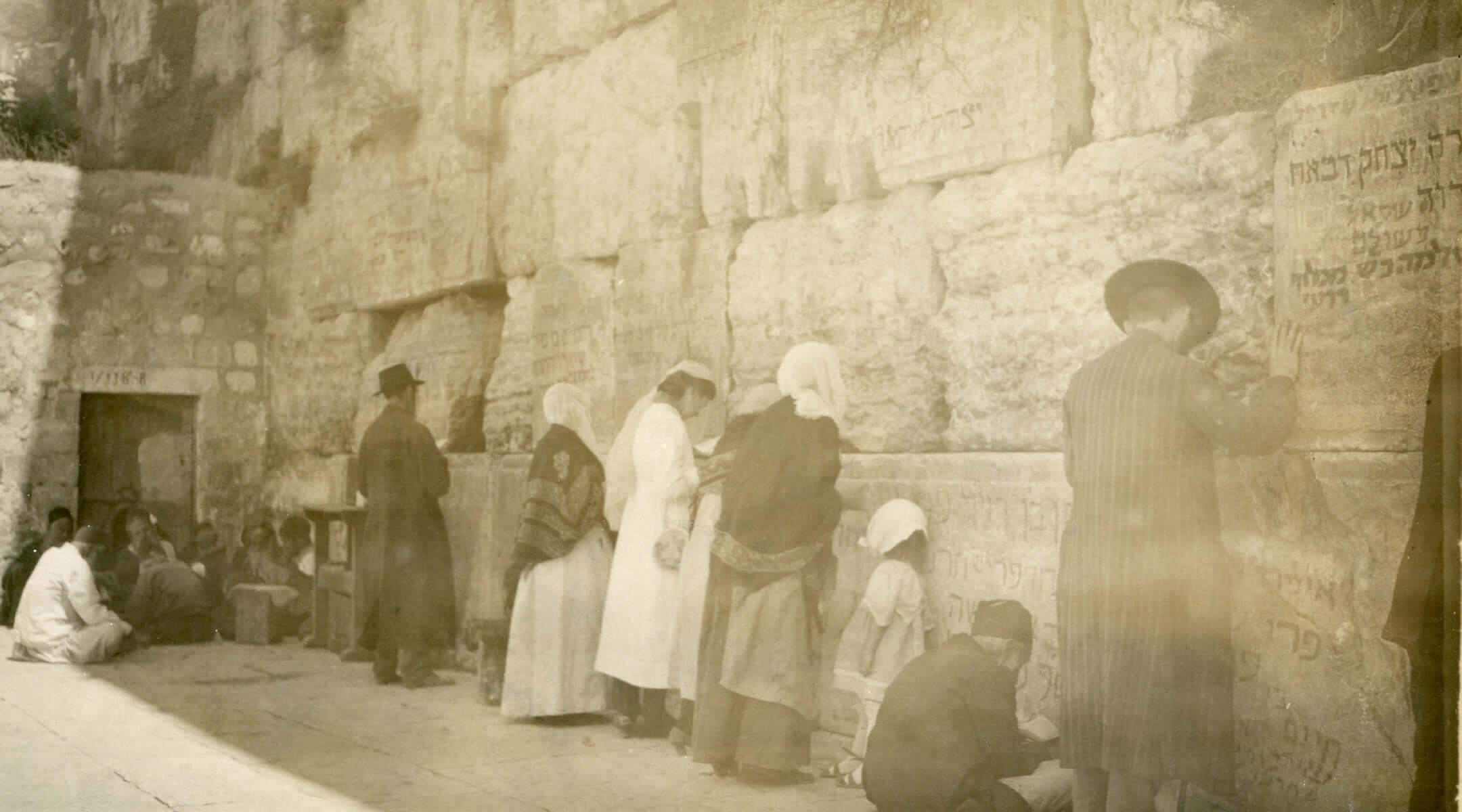 A century-old Jerusalem photo album sparks search for forgotten images of the...