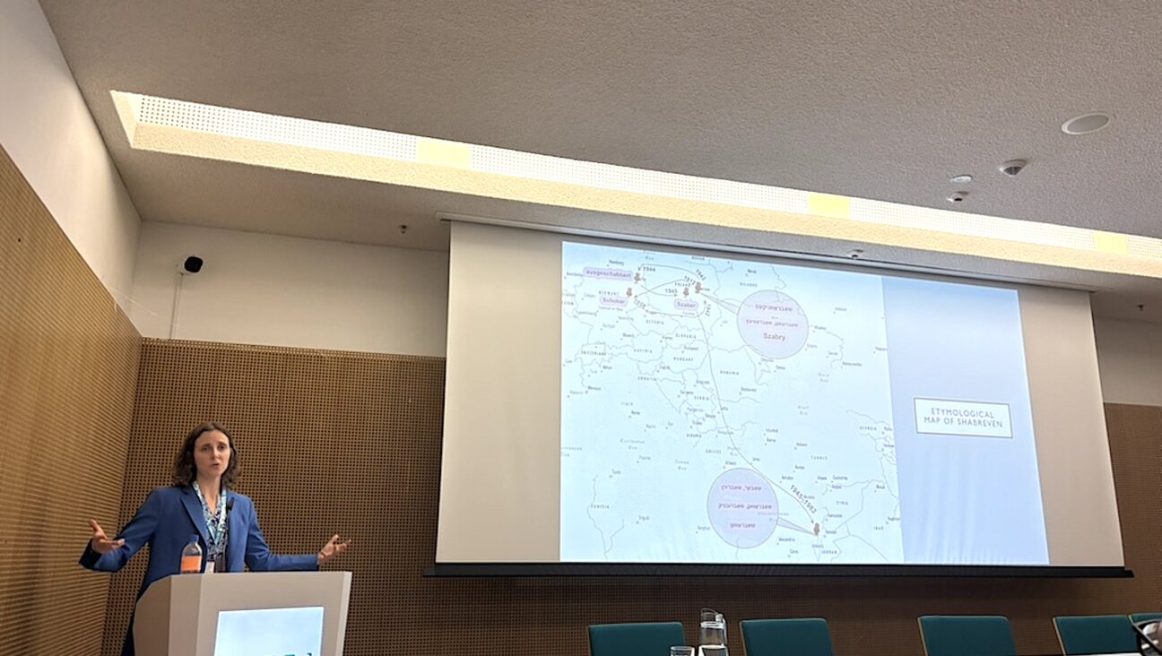 חנה פּולין־גלאַי רעפֿערירט וועגן חורבן־ייִדיש. אויף דער מאַפּע קען מען זען ווי דאָס וואָרט „שאַברעווען“ (גנבֿענען) האָט זיך פֿאַרשפּרייט אין די געטאָס און לאַגערן.

